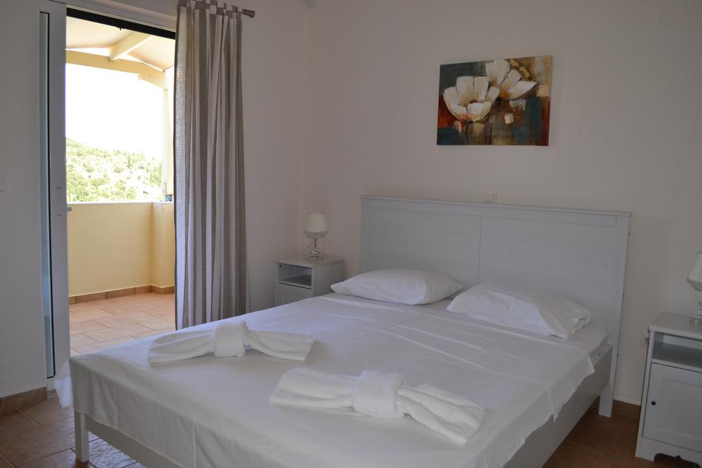 Agios Nikitas View Villa Стая снимка